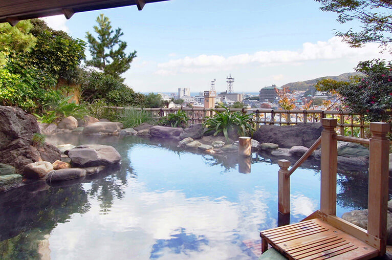 陽気館