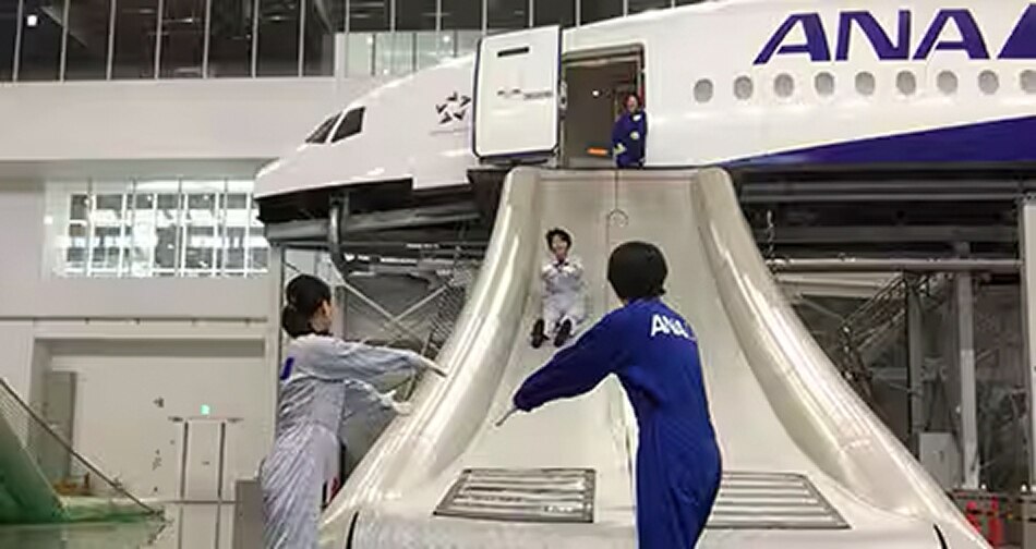 緊急脱出訓練のイメージ画像